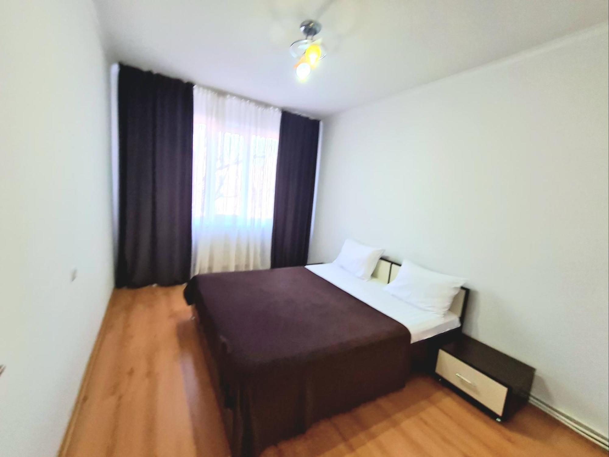 Apartament 2 Bedrooms, Botanica Chişinau Exteriör bild