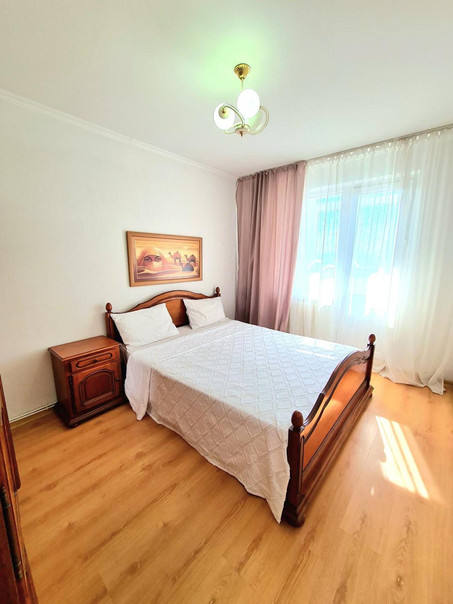Apartament 2 Bedrooms, Botanica Chişinau Exteriör bild